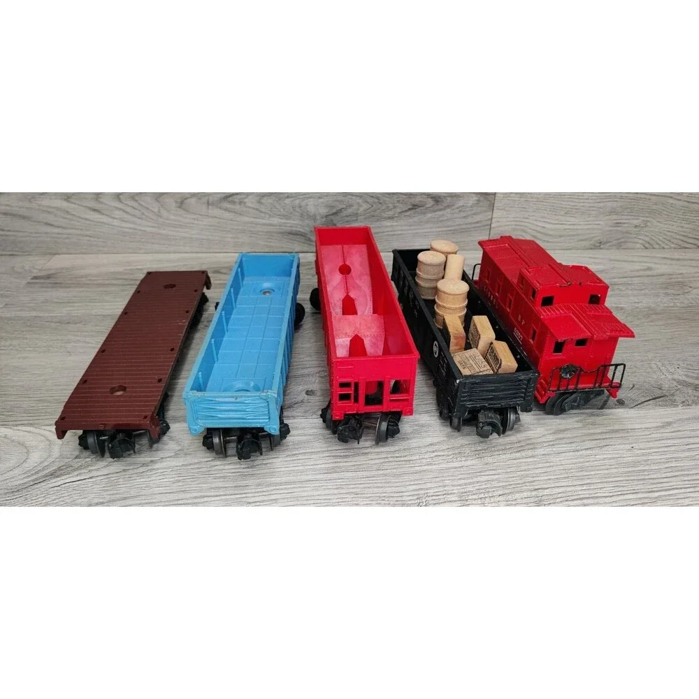 Lionel O Gauge 5 Car Lot: 6257 Caboose, 25000 Lehigh Hopper, 6462 Gondola w/Load